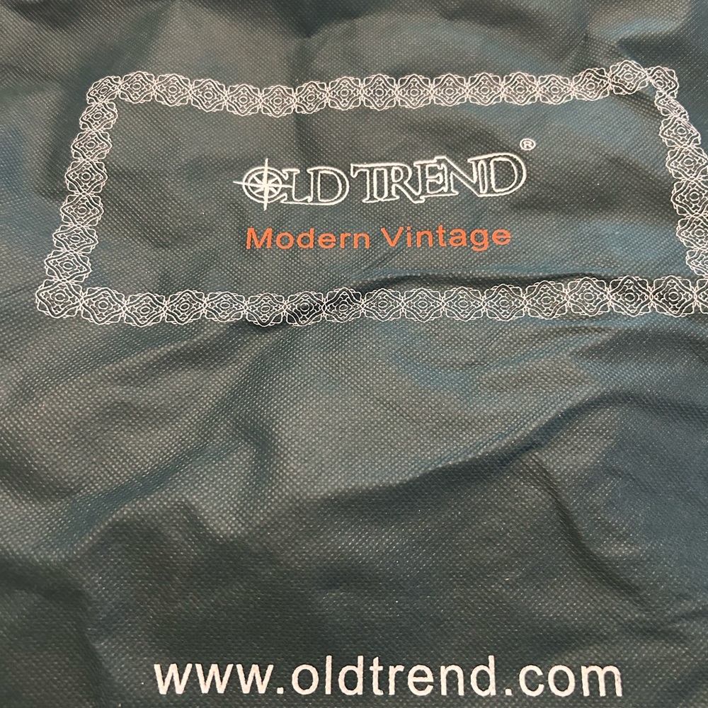 Eco Trend Fuchsia Leather Shoulder Bag - Picture 2 of 6